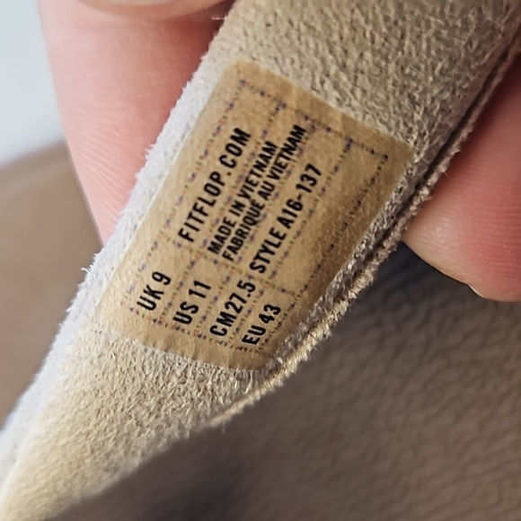 Tan suede thong fitflop sandals - Picture 9 of 11